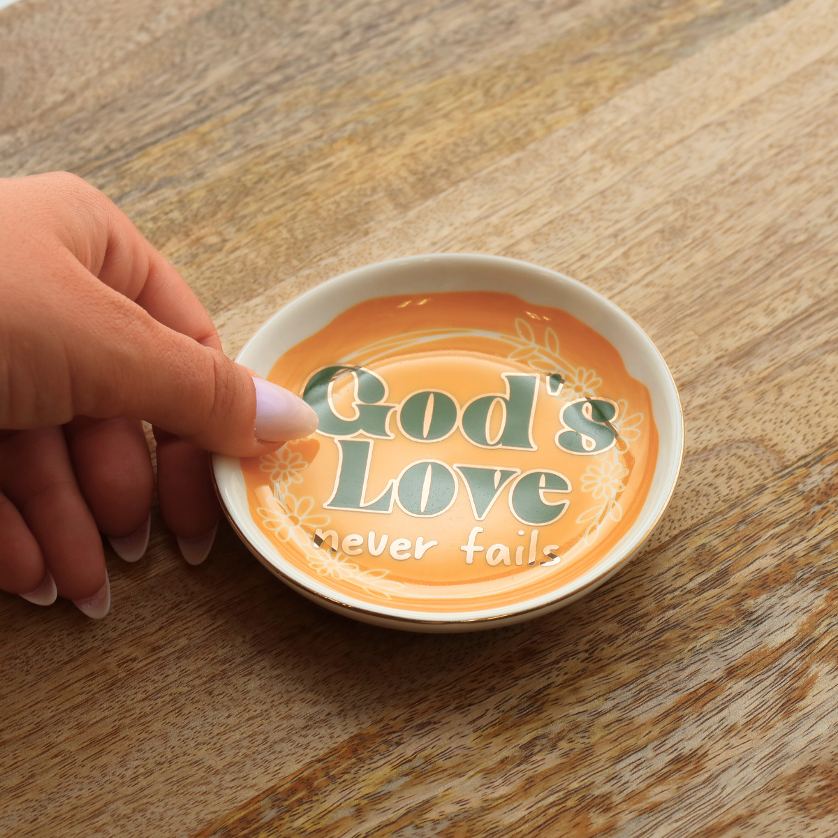 Round Trinket Tray God's Love Never Fails